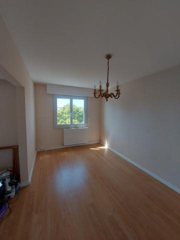 Spacieux T3 traversant quartier La Genette