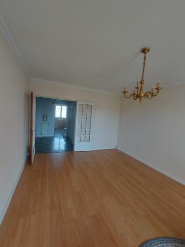 Spacieux T3 traversant quartier La Genette