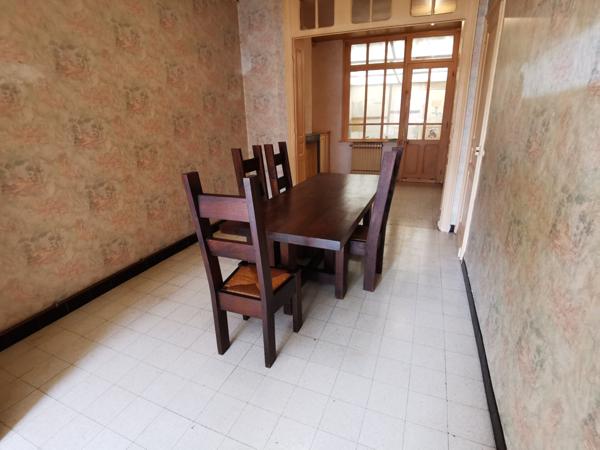 MAISON DE VILLE MITOYENNE A RENOVER AVEC JARDIN