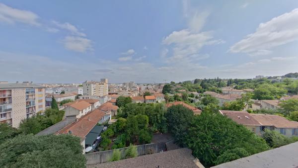 Appartement
         5 pièces
        - 82 m² Exclusivité 160 000 € *