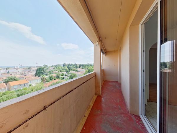 Appartement
         5 pièces
        - 82 m² Exclusivité 160 000 € *