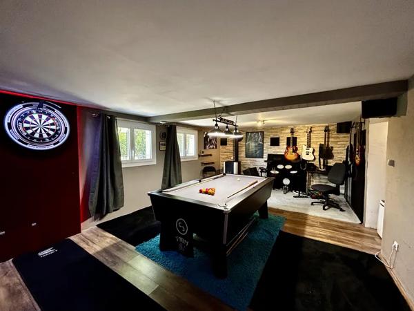 maison individuelle avec piscine, garage et salle de jeux 15
