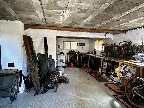 maison individuelle avec piscine, garage et salle de jeux 15