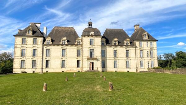 Château féodal au coeur des Landes sur 3,5 hectares Dax