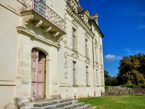 Château féodal au coeur des Landes sur 3,5 hectares Dax