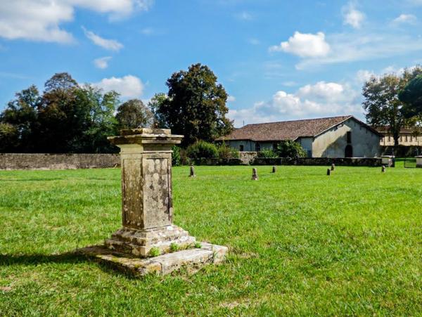 Château féodal au coeur des Landes sur 3,5 hectares Dax
