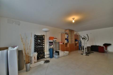 pavillon 4 chambres sur sous-sol