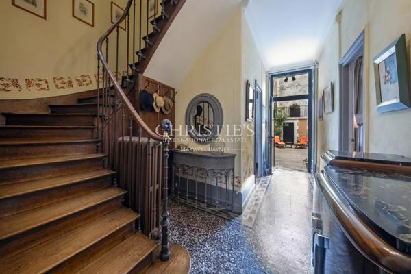 LA ROCHELLE VIEUX-PORT – Maison bourgeoise avec 5 chambres à deux pas des commerces, parcs et plage