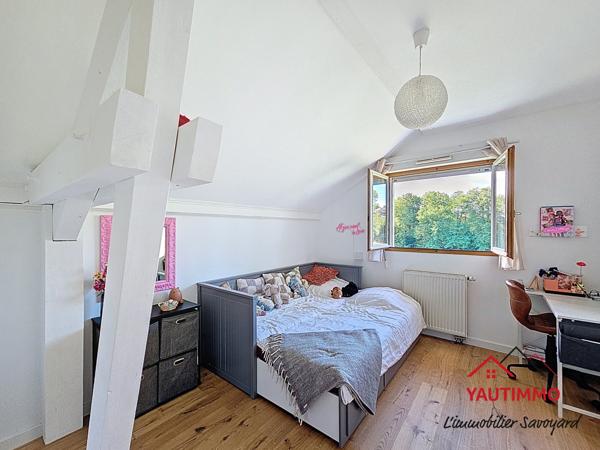 Cranves-Sales (74380) Maison familiale 5 chambres avec piscine et jardin arboré à Cranves-Sales (secteur Lossy)