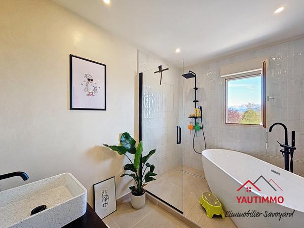 Cranves-Sales (74380) Maison familiale 5 chambres avec piscine et jardin arboré à Cranves-Sales (secteur Lossy)