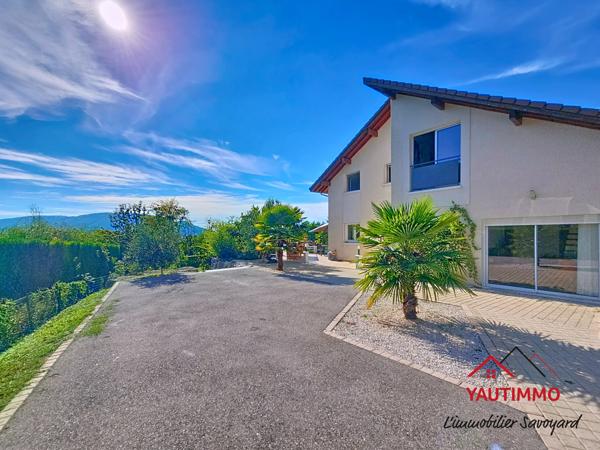 Cranves-Sales (74380) Maison familiale 5 chambres avec piscine et jardin arboré à Cranves-Sales (secteur Lossy)