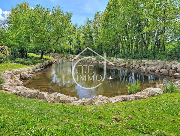 BERGERAC : Maison familiale de 204m² au cœur d'un parc arboré avec étang clos