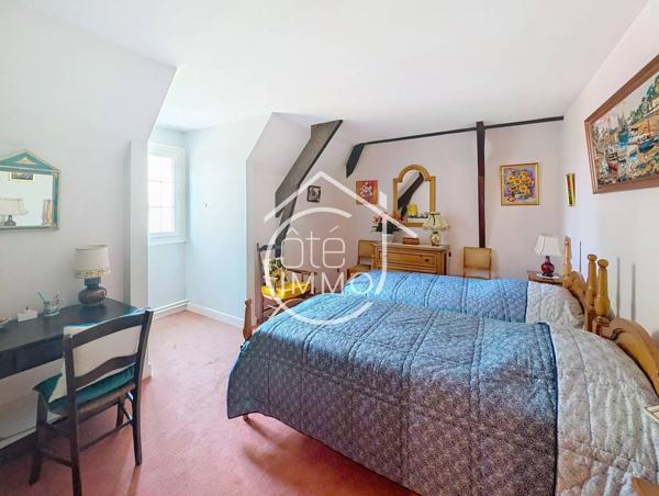 BERGERAC : Maison familiale de 204m² au cœur d'un parc arboré avec étang clos