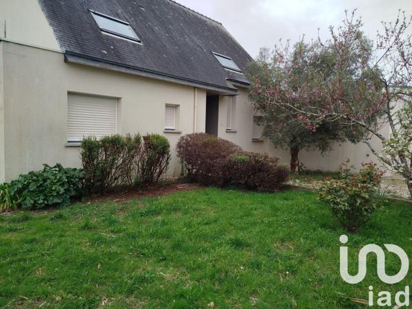 Maison traditionnelle 6 pièces de 142 m² à Ploeren (56880)