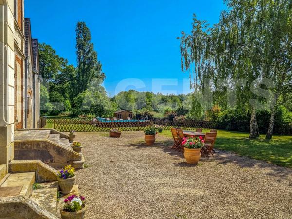 Magnifique Propriété à 10 Minutes de Chinon