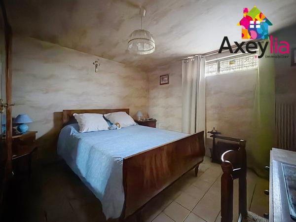 Commelle-Vernay (42120) A VENDRE - COMMELLE-VERNAY - MAISON AVEC SOUS-SOL SEMI-ENTERRÉ, DEUX GARAGES ET GRAND TERRAIN