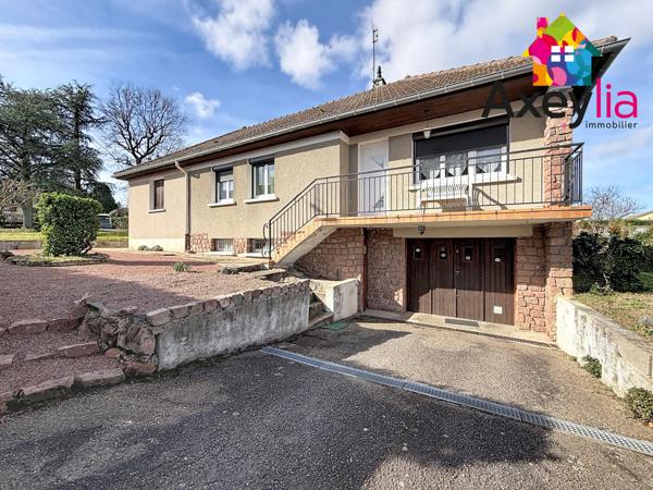 Commelle-Vernay (42120) A VENDRE - COMMELLE-VERNAY - MAISON AVEC SOUS-SOL SEMI-ENTERRÉ, DEUX GARAGES ET GRAND TERRAIN