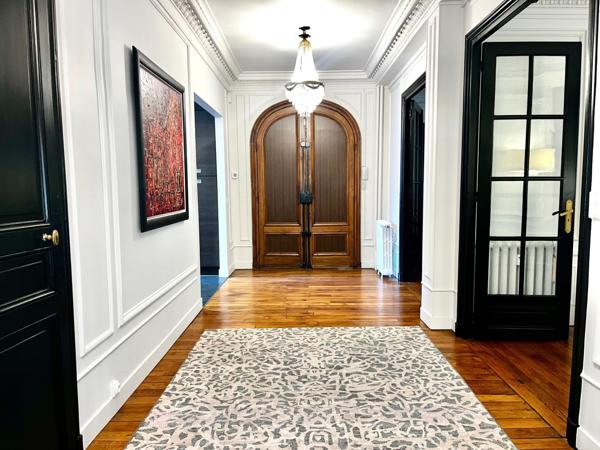 Location Appartement de luxe Lille 6 Pièces 20444 m²