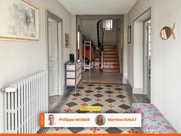 Maison de ville 11 pièces, 7 chambres, garages, CUSSET (03)