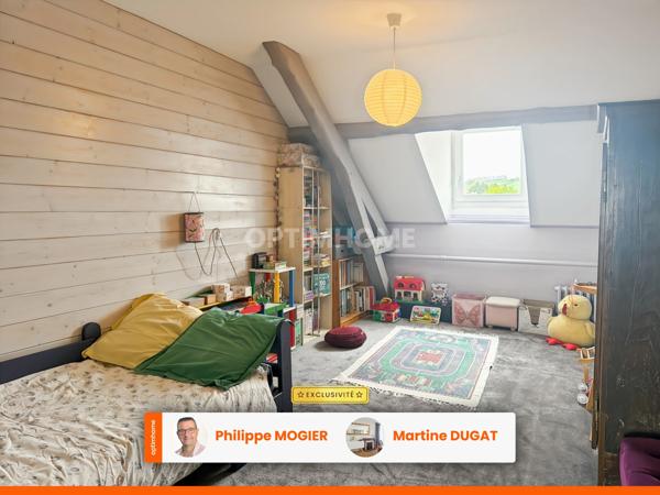 Maison de ville 11 pièces, 7 chambres, garages, CUSSET (03)