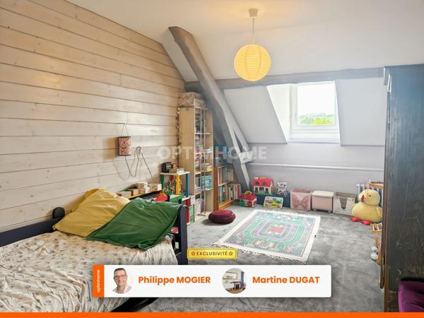 Maison de ville 11 pièces, 7 chambres, garages, CUSSET (03)