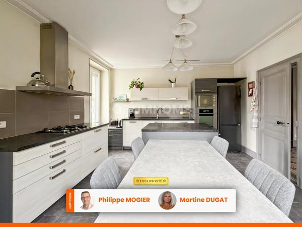 Maison de ville 11 pièces, 7 chambres, garages, CUSSET (03)