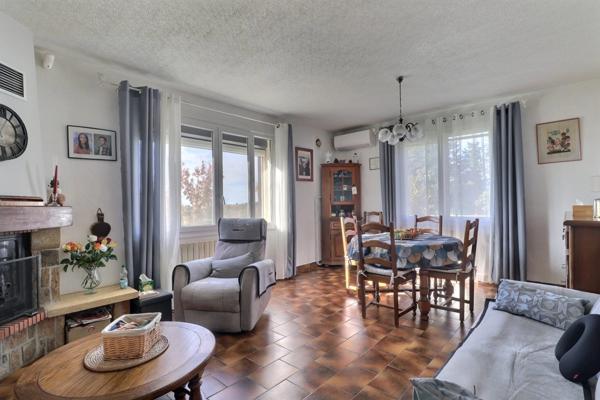 Maison à vendre 6 pièces de 180 m² à Saint-Martin-de-la-Brasque