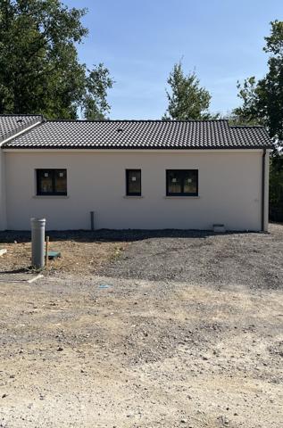 Maison
         3 pièces
        - 57 m² 175 600 € *