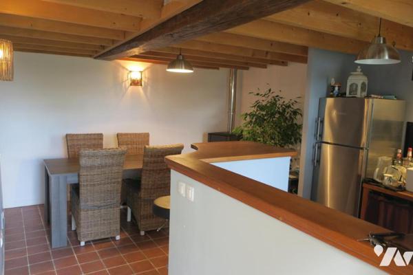 Maison T2 mitoyenne d'un côté - Dépendance - Terrasse - Jardin. 983 m² cadastré.