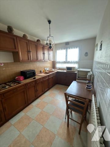 Lanester , T5 (96m2) , parking, cave , ascenseur