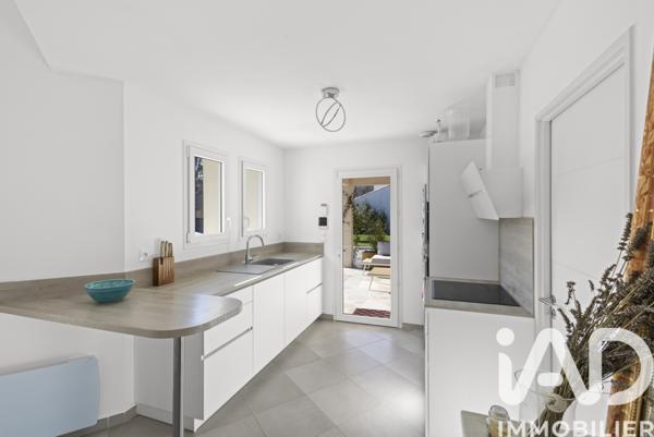 Maison à vendre 4 pièces 127 m² Le Puy-Sainte-Réparade