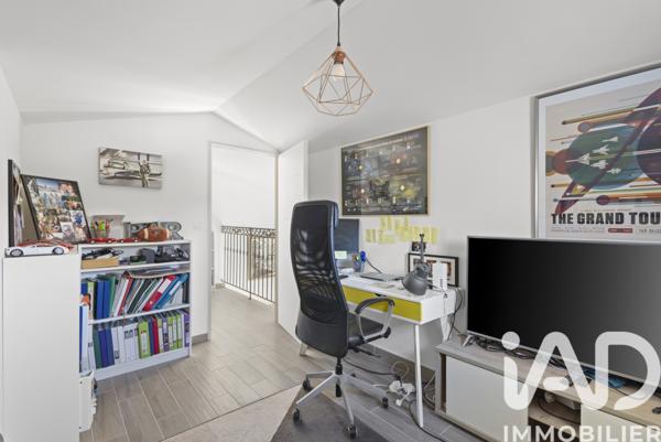 Maison à vendre 4 pièces 127 m² Le Puy-Sainte-Réparade