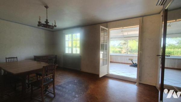 Maison d'habitation dans hameau en campagne