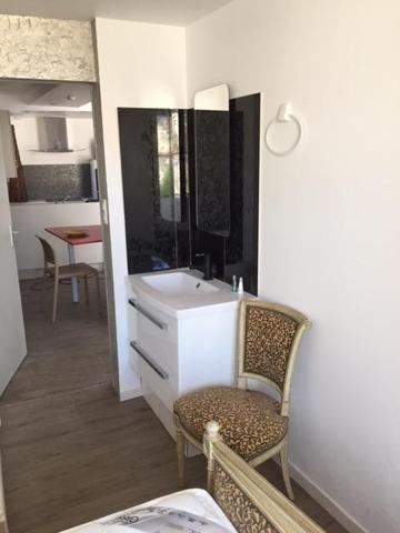 IMMEUBLE DE RAPPORT de 7 appartements