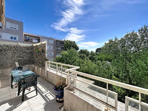 Cannes La Bocca - Appartement 3 pièces - Terrasse - Garage fermé en sous-sol