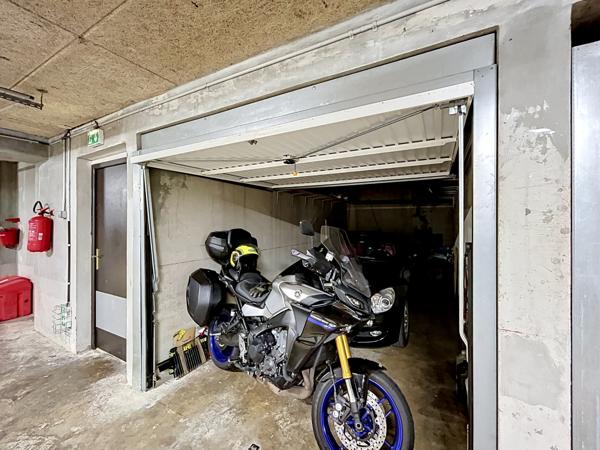Cannes La Bocca - Appartement 3 pièces - Terrasse - Garage fermé en sous-sol