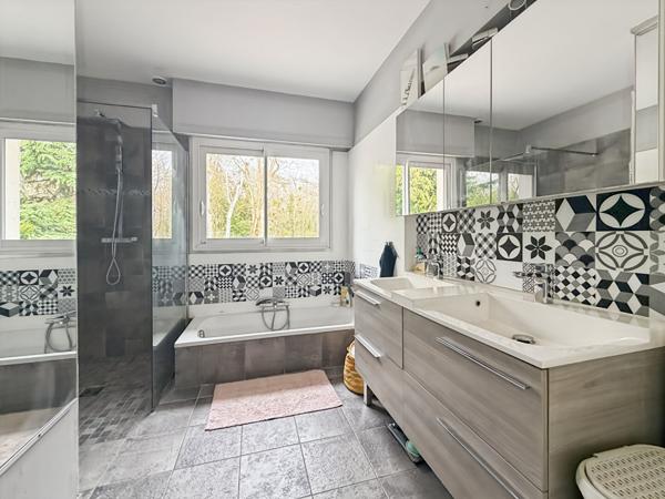 Maison Saulx Les Chartreux 5 pièce(s) 166 m2