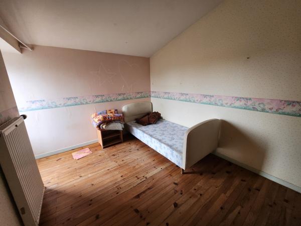 Sainte-Gemme-la-Plaine (85400) Maison en pierre à rénover