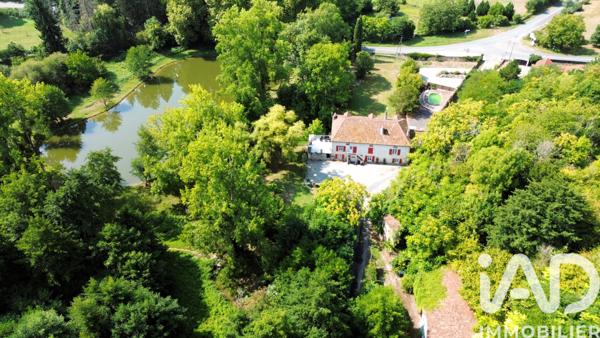 Maison à vendre 11 pièces 298 m² Lussac-les-Châteaux