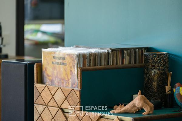 Terrasse, lumière et confort moderne aux Chartrons