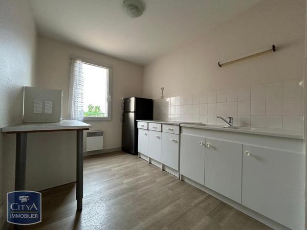 Appartement à louer 3 pièces 57.9m² Buxerolles (86180)