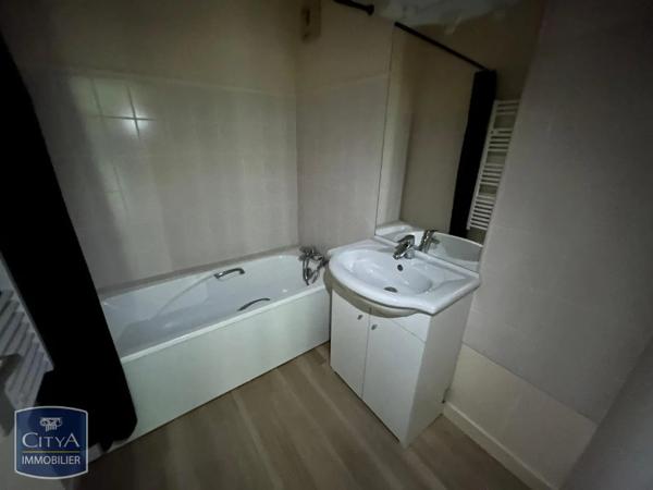 Appartement à louer 3 pièces 57.9m² Buxerolles (86180)