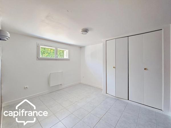Maison sur sous-sol 121 m² – 5 chambres – terrain clos 1 305 m² – Saint-Jacques-de-Thouars, proximité immédiate de Thouars