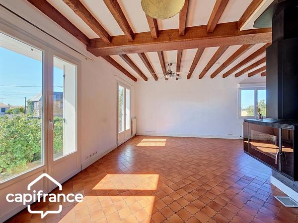 Maison sur sous-sol 121 m² – 5 chambres – terrain clos 1 305 m² – Saint-Jacques-de-Thouars, proximité immédiate de Thouars