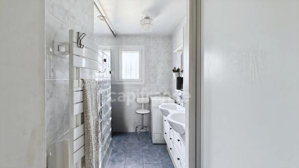 MAISON DE CHARME SUR SOUS-SOL ET T1 AVEC ACCÈS PRIVATIF