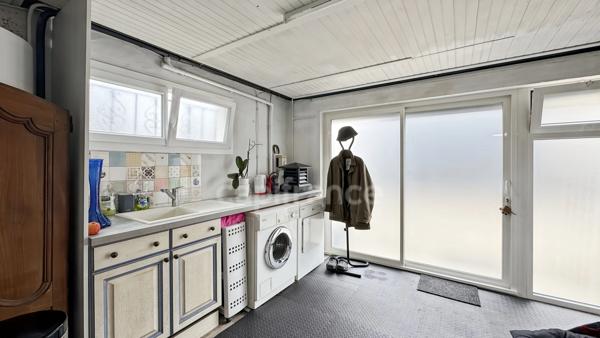 MAISON DE CHARME SUR SOUS-SOL ET T1 AVEC ACCÈS PRIVATIF