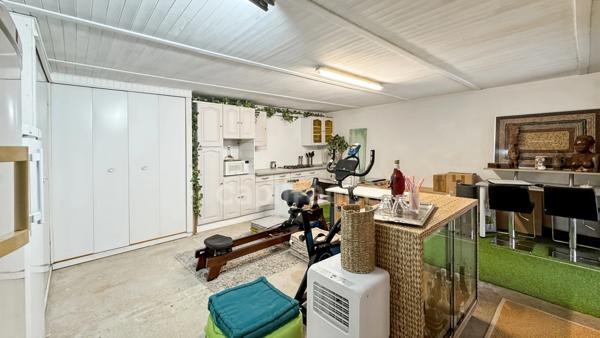 MAISON DE CHARME SUR SOUS-SOL ET T1 AVEC ACCÈS PRIVATIF