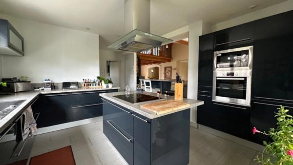 Maison contemporaine 6 pièces de 144M2 sur terrain 800M2