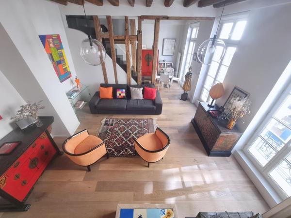 Duplex de charme à 30 sec du Parc des Vosges, Paris 4
