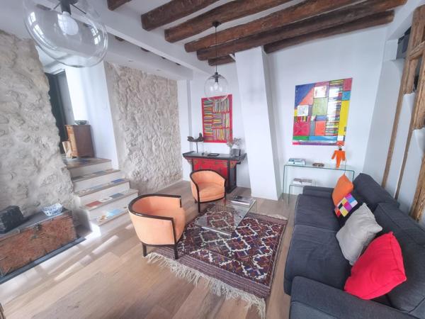 Duplex de charme à 30 sec du Parc des Vosges, Paris 4